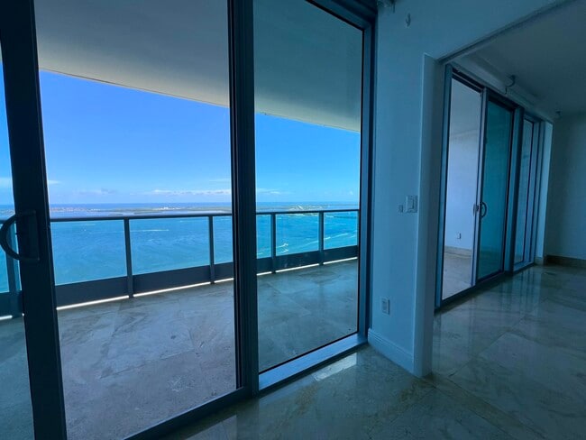 Building Photo - 1331 Brickell Bay Dr
