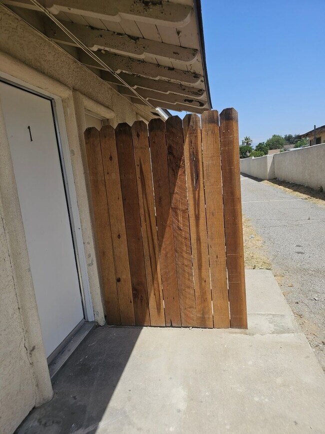 Foto del edificio - Charming 3BR Condo in Fontana