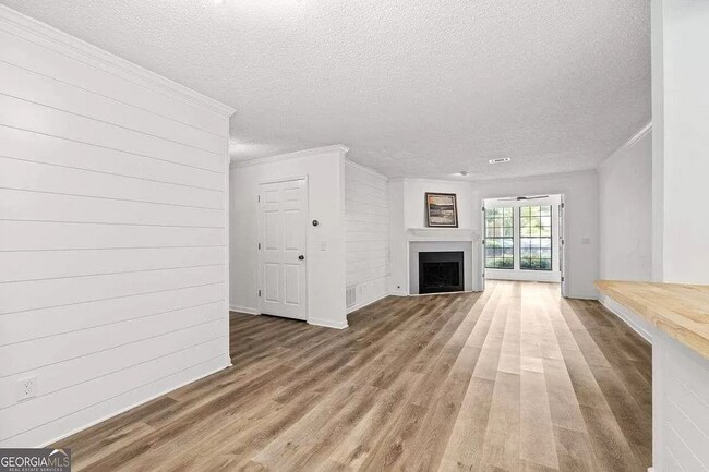 Building Photo - 407 Barrington Hills Dr