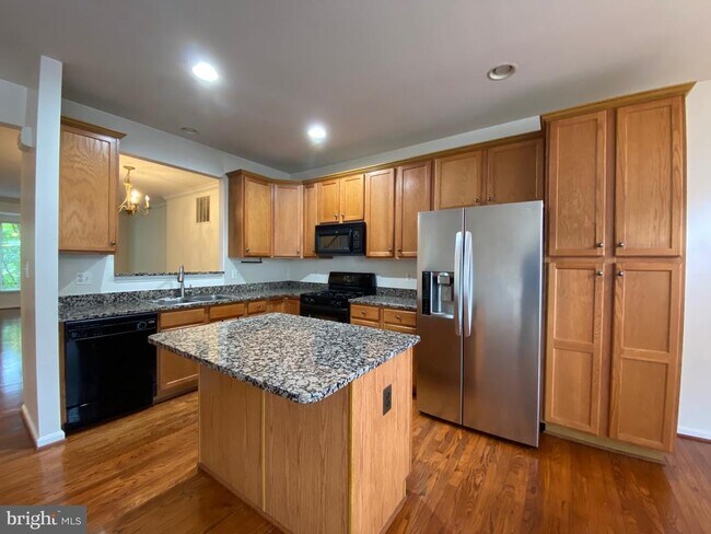 Foto del edificio - 4929 Chaste Tree Pl