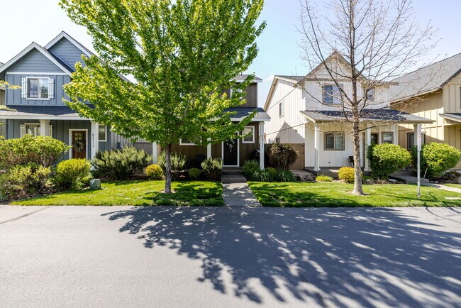 Building Photo - 63121 De Haviland Ct