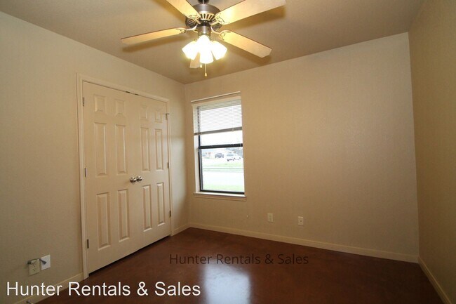 Building Photo - 3300 Alicante Ct