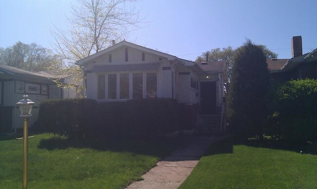 Building Photo - 816 Lincoln St