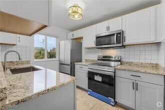 Building Photo - 12640 Kenwood Ln