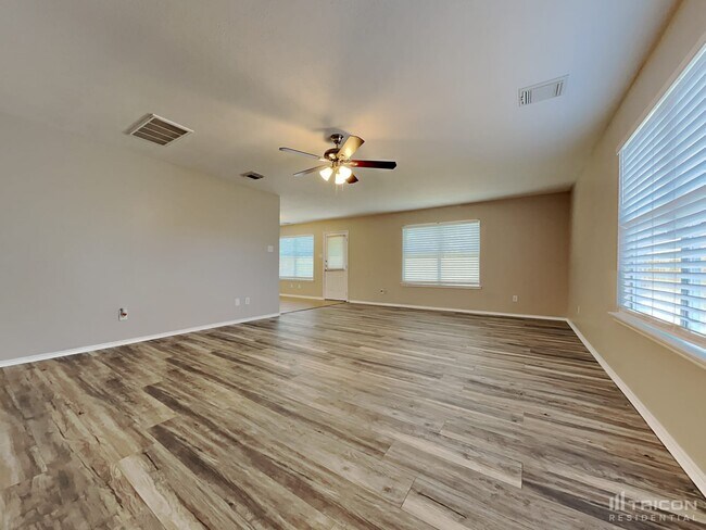 Foto del edificio - 33111 Cottonwood Bend