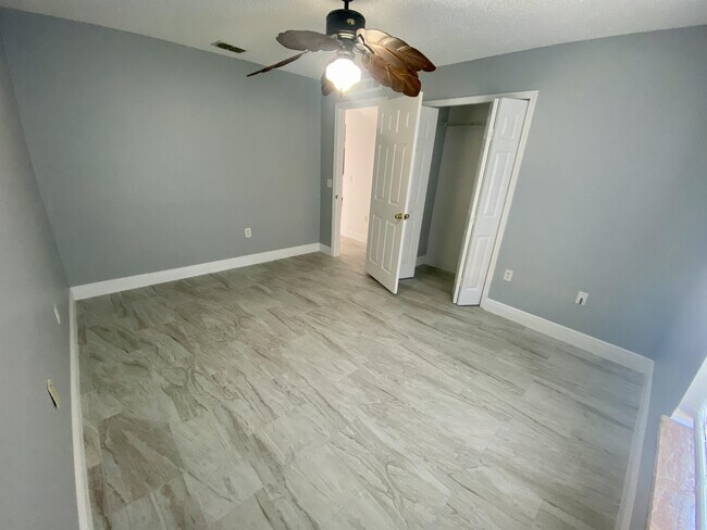 Foto del edificio - 1689 Waldo St SE