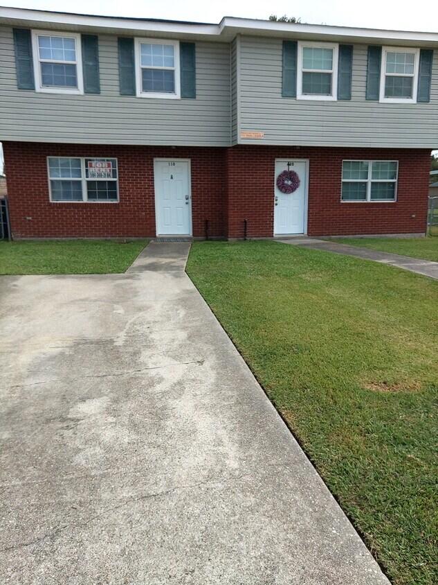 Primary Photo - 110 Omega St