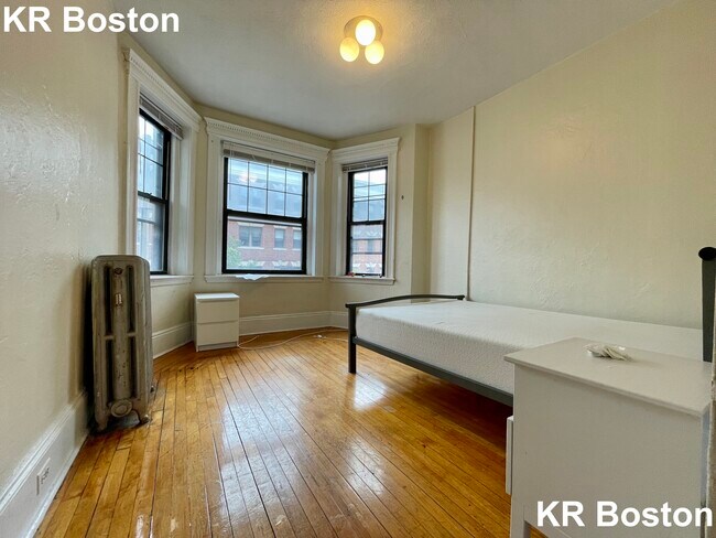 Foto del edificio - 142 Hemenway St