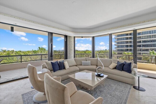Building Photo - 435 L Ambiance Dr