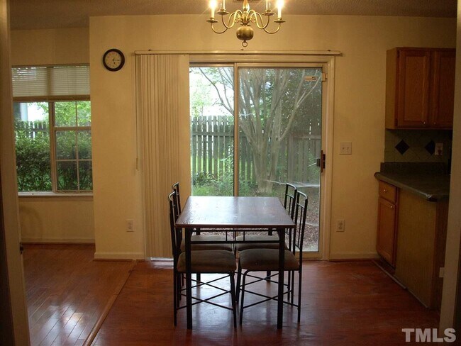 Building Photo - 103 Ascot Pl