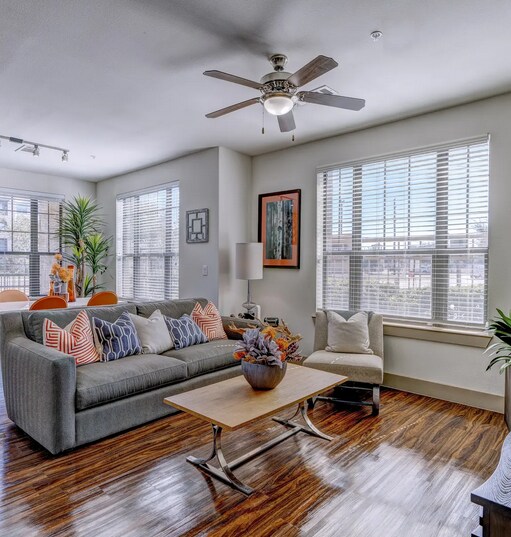 Building Photo - 2511 Greenhouse-72.104