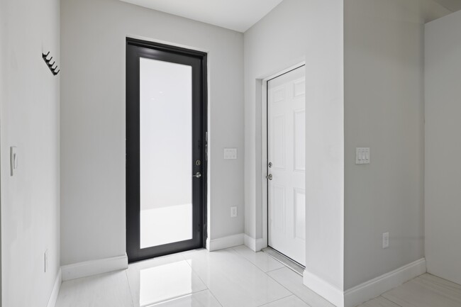 Foto del edificio - 674 Windermere Dr