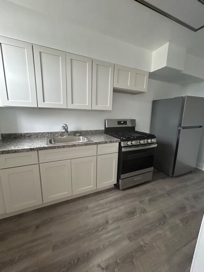 Building Photo - 66 Allison St NE