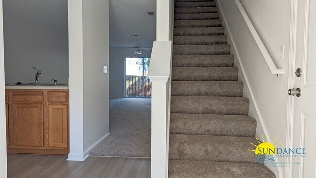 Building Photo - Great 2 Bedroom Townhouse in Fort Walton!