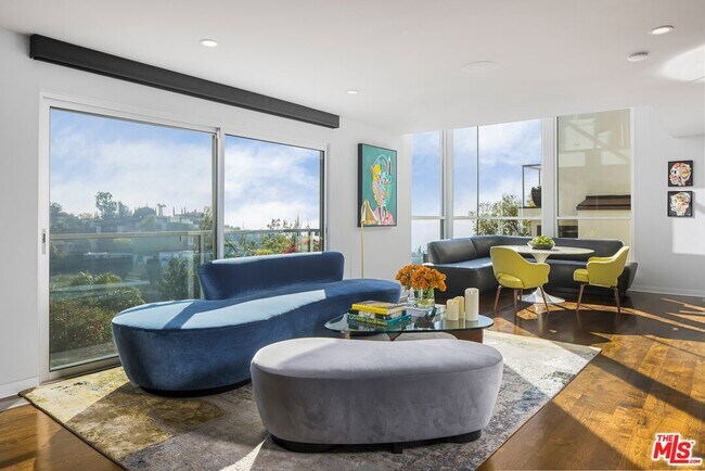Foto del edificio - 9318 Warbler Way
