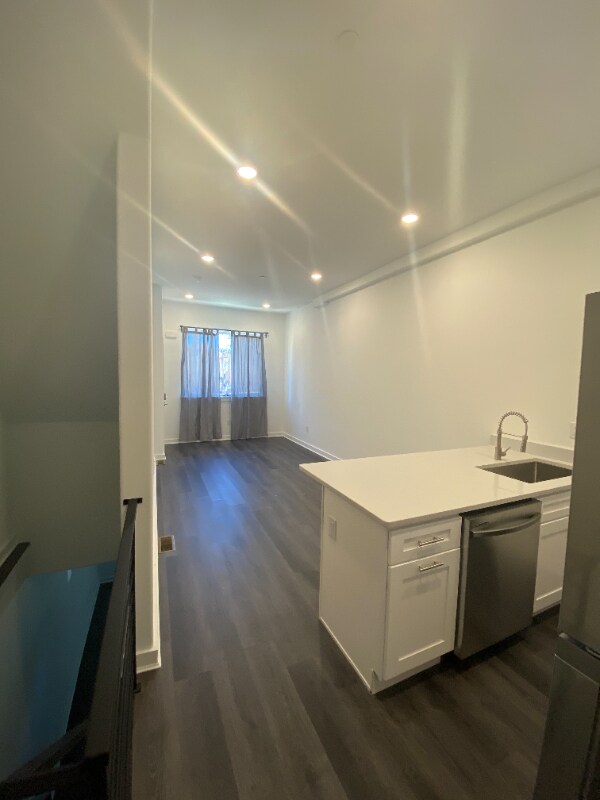 Foto del edificio - 5732 Ludlow St