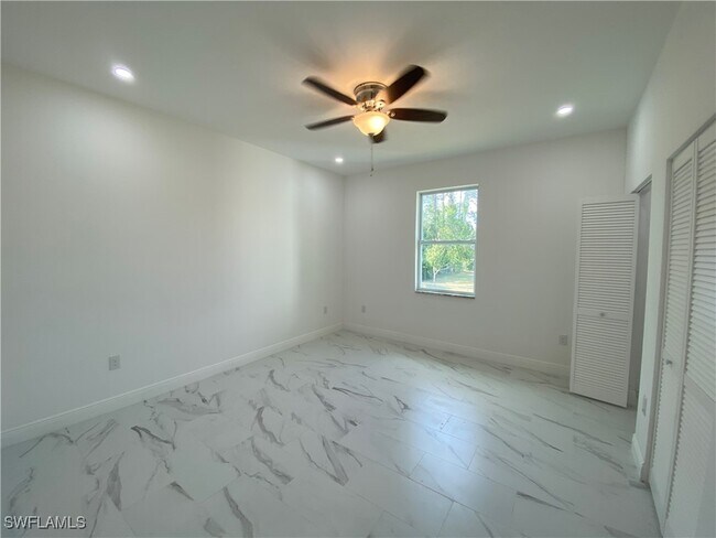 Foto del edificio - 5444 Billings St