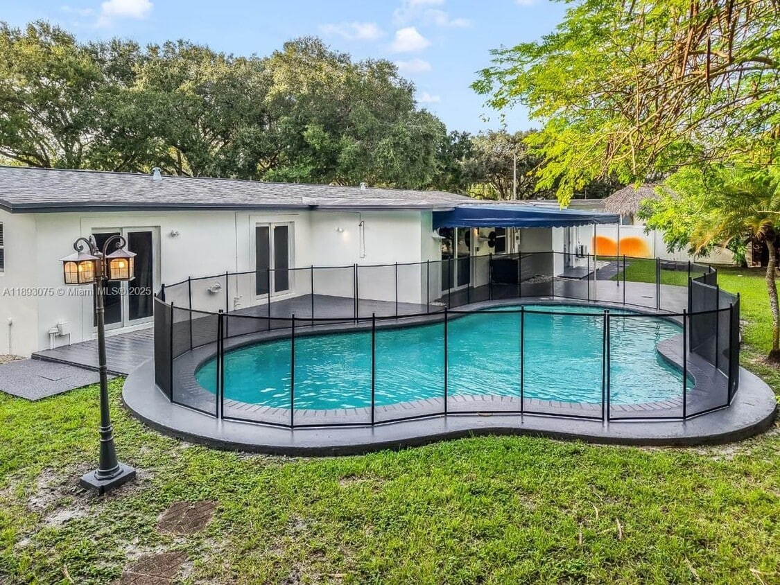 Photo - 740 Beachwood Lane, Plantation, FL 33317