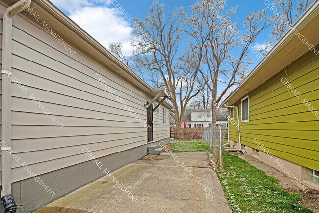 Building Photo - 4113 Fleming Rd