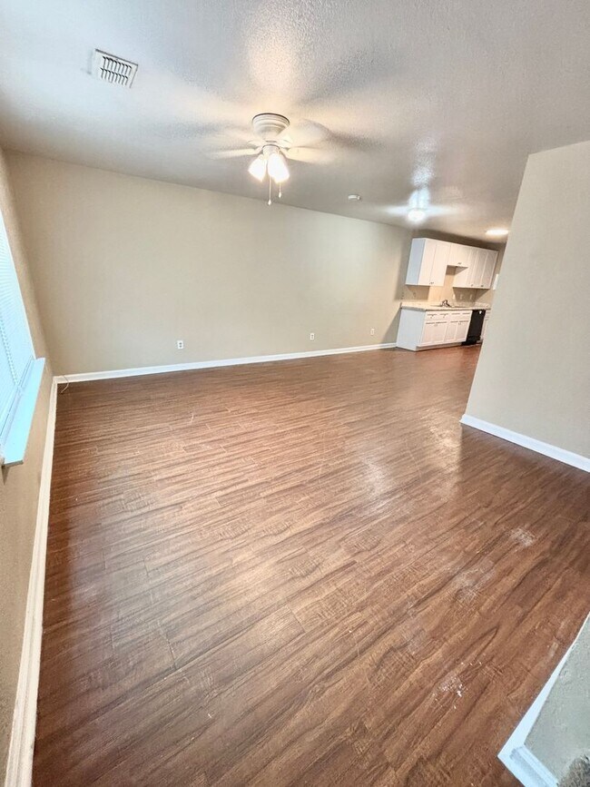 Foto del edificio - Modern 4BR/4BA Townhouse Near FAMU & North...