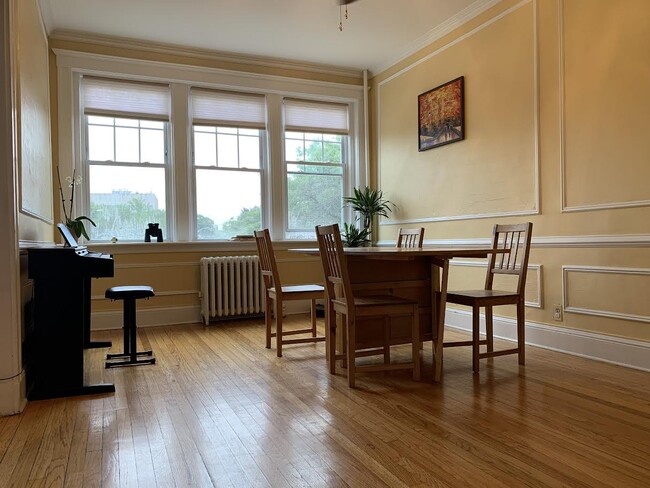 Building Photo - 399 Washington St