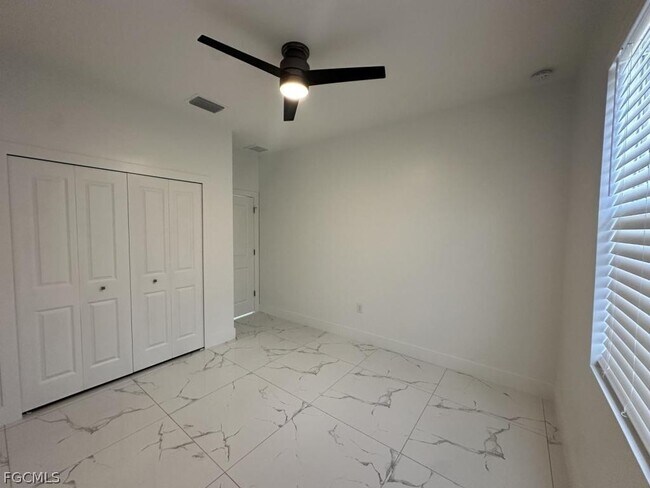 Foto del edificio - 325 Paulcrest Ave