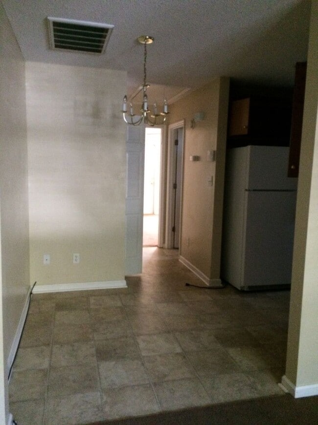 Foto del edificio - 1 Bedroom 1 Bath End Unit Triplex