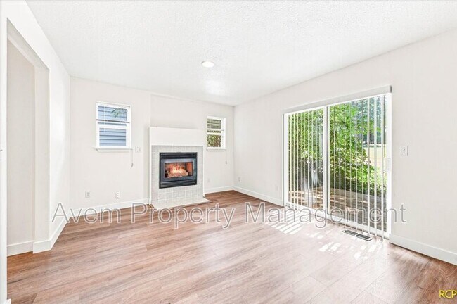 Foto del edificio - 3978 SW Pinewood Way