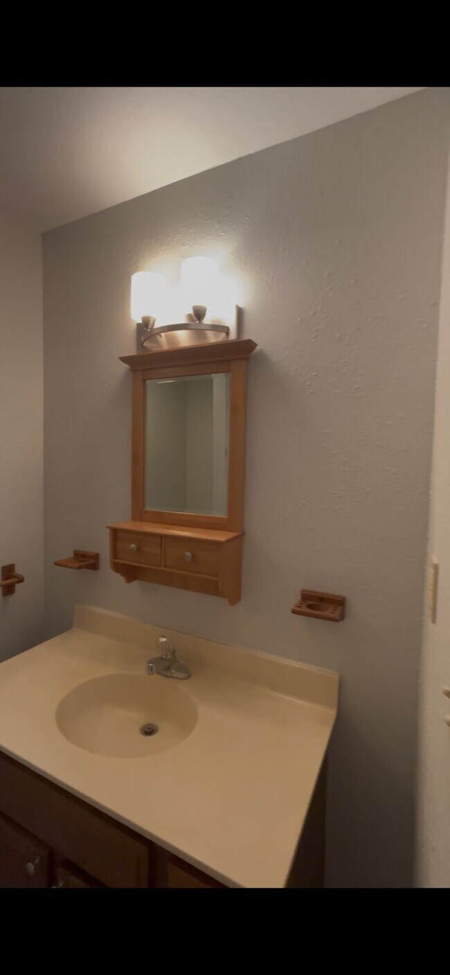 Foto del edificio - 280 Norris Shores Dr