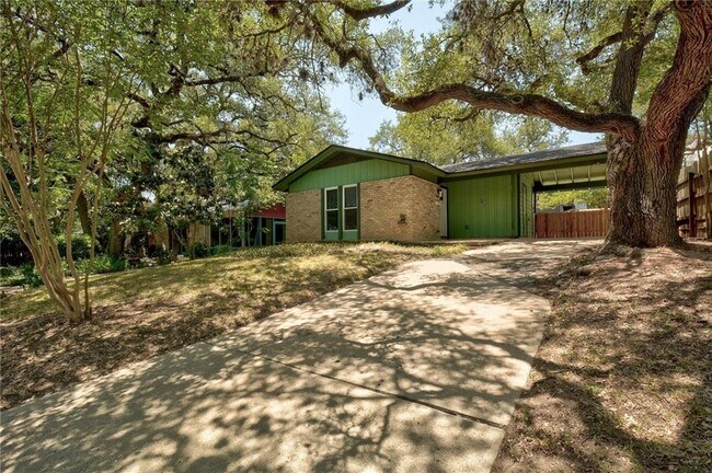 Building Photo - 119 El Paso St