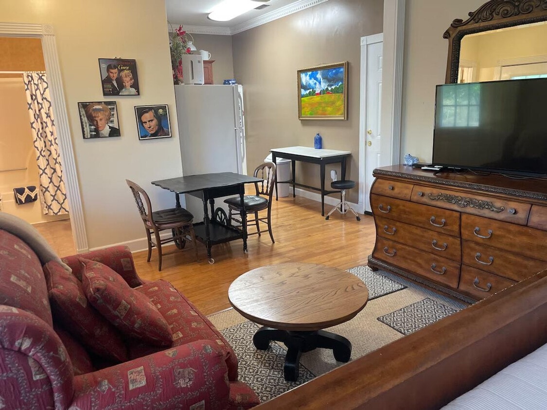 Foto principal - 175 Schools Dr