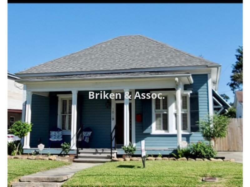 1019 Clarence St Townhome Rentals in Lake Charles LA