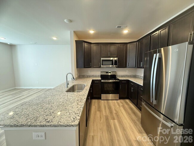 Foto del edificio - 1111 Bartholdi Dr