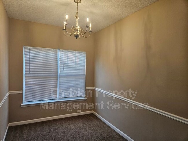 Foto del edificio - 2318 Hackamore Dr