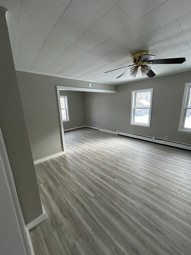 Bedroom - 29 Church St