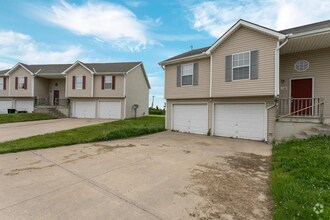 Building Photo - 1110 Carriage Ln