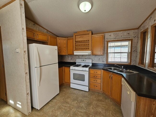 Building Photo - 6 Orchard Grv