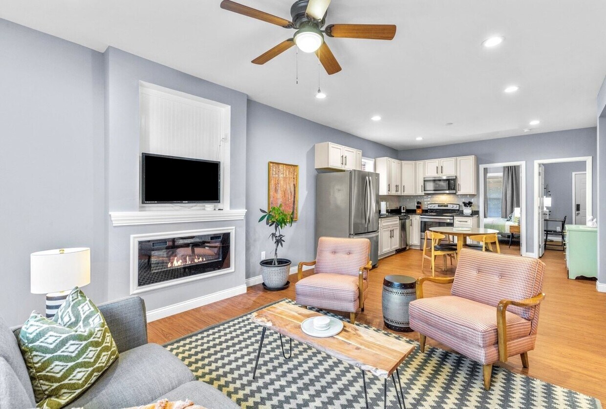 Foto principal - 3336 Greenwood Blvd
