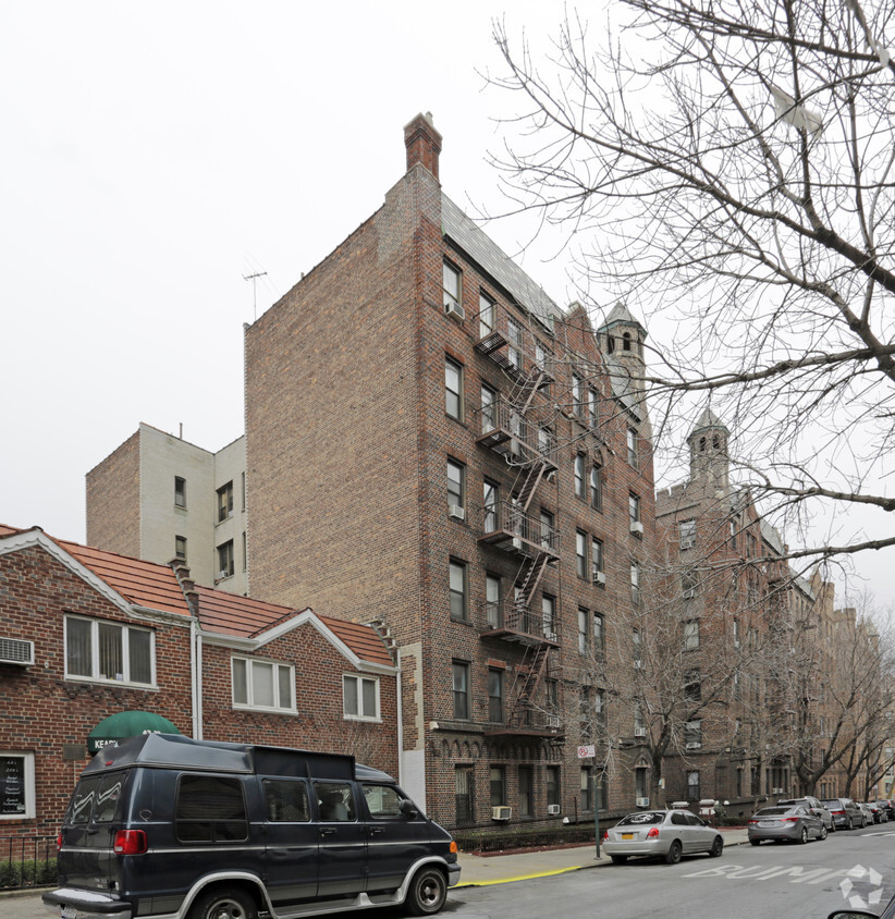 Building Photo - 4322 45th St