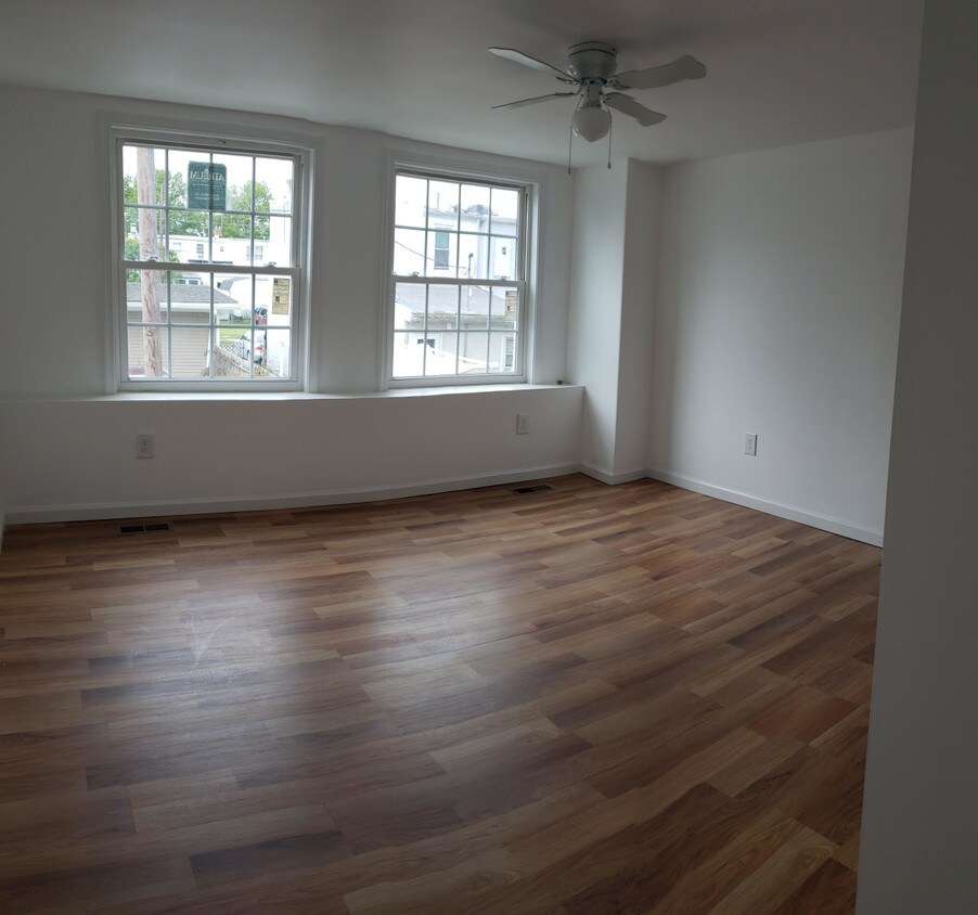 Building Photo - 710 Clark Street