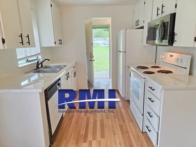 Foto del edificio - 3-bedroom Gem located in the Bethel Valley Community!