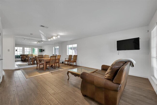 Foto del edificio - 26907 Castlecliff Ln