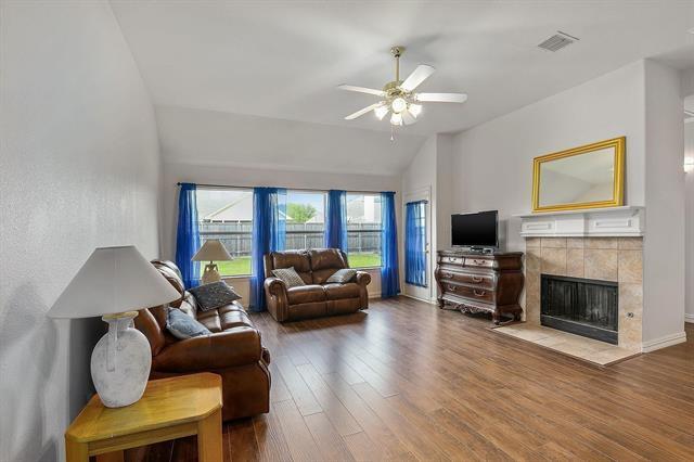 Foto del edificio - 3404 Oleander Dr