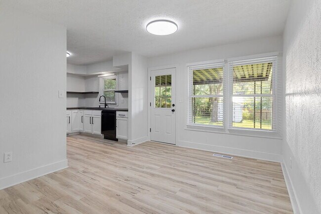 Foto del edificio - 745 Morningstar Dr