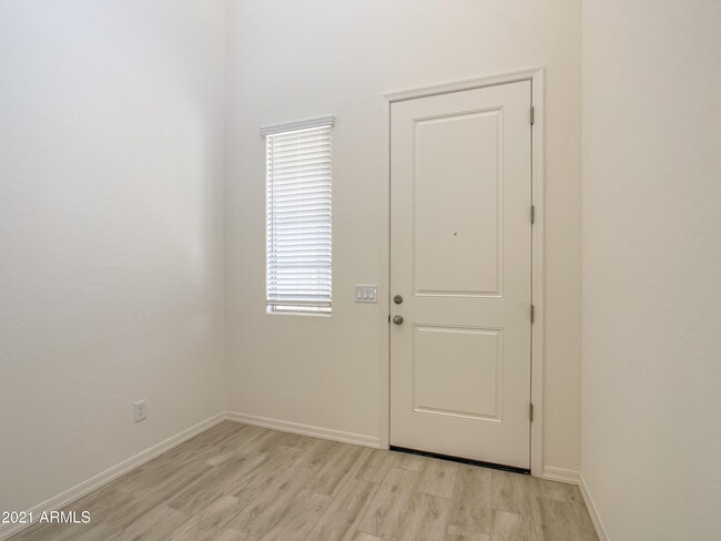 Building Photo - 8847 Fleetwood Ln