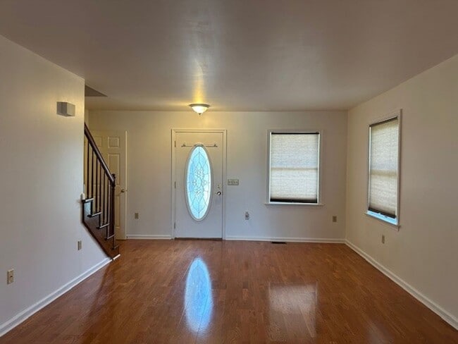 Building Photo - 267 Acorn Cir