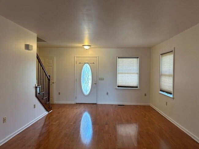 Foto del edificio - 267 Acorn Cir