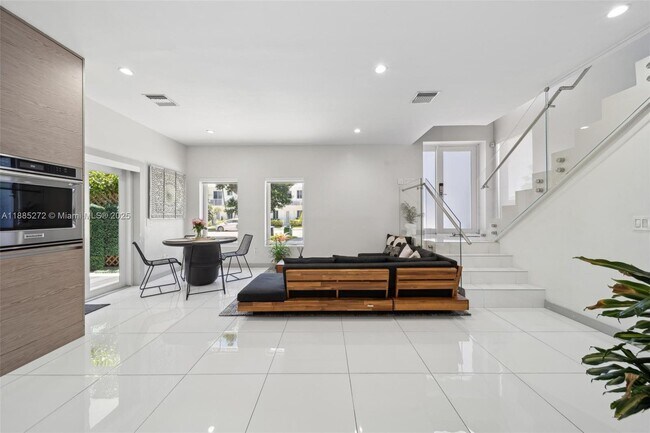 Foto del edificio - 2615 NE 213th St