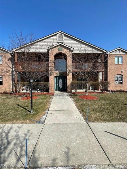 Foto principal - 15815 Lakeside Dr