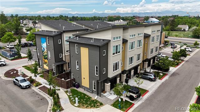 Building Photo - 2900 W Parkside Pl